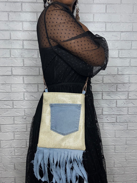 Cross over tote bag